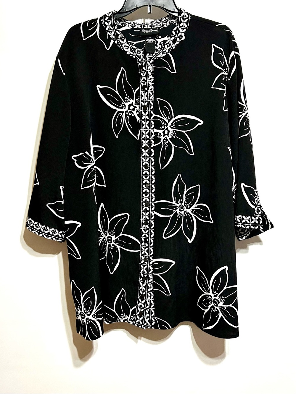 Maggie Barnes Black and White Floral-Print Tunic